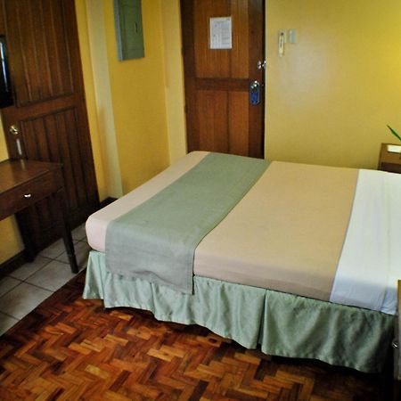 Fersal Hotel - Manila Exterior foto